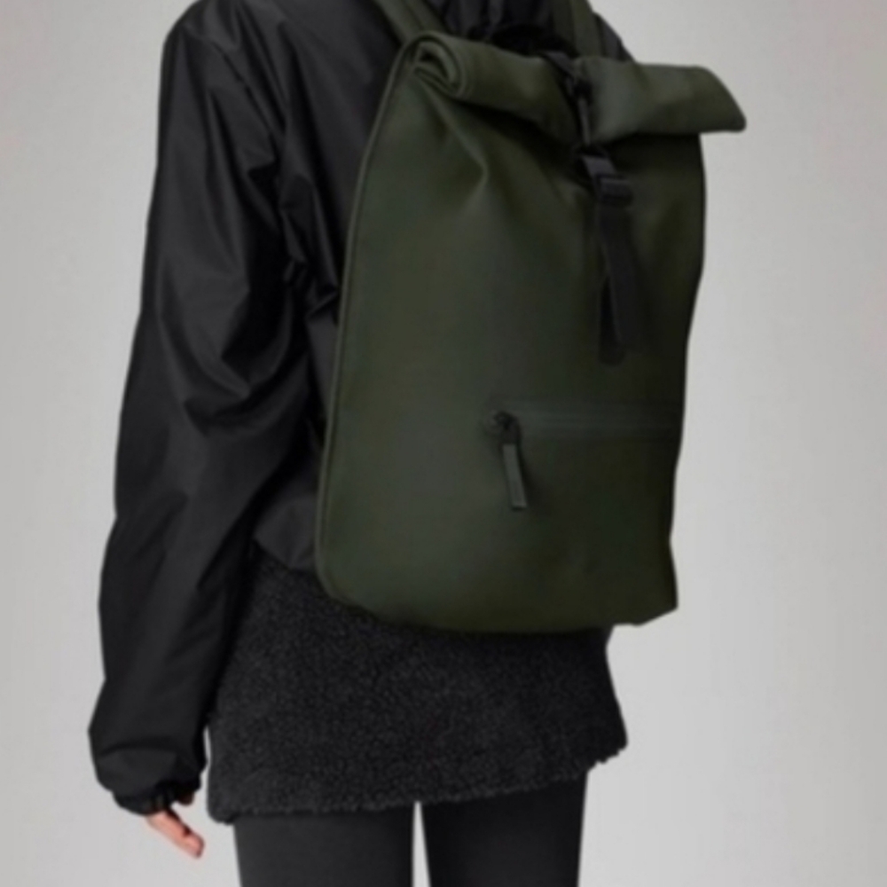 RAINS Rolltop Rucksack Olive Green Waterproof Laptop Travel Bag Backpack NWT